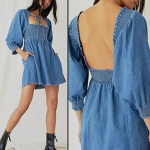 NEW! FREE PEOPLE This is Everything Smocked Denim Mini Dress Large.